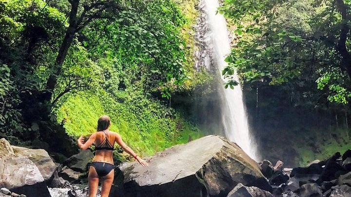 Full-Day La Fortuna Waterfall, Arenal Lava Fields and Relax Termalitas Hot Springs (2/8)