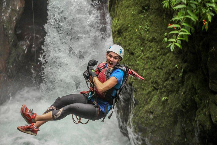 Amigos del Rio ADR Waterfall Park: Canyoning and 7 Zip Lines near Quepos (1/10)