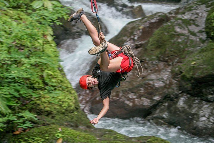 Amigos del Rio ADR Waterfall Park: Canyoning and 7 Zip Lines near Quepos (5/10)