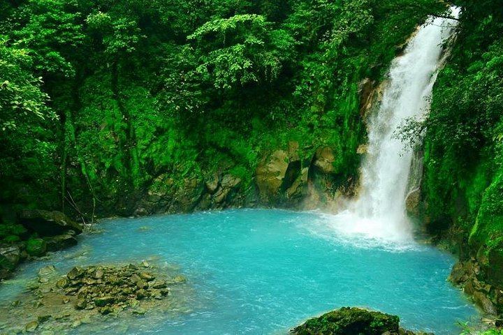 Rio Celeste Hike to Los Teñideros, Waterfall and River Swim at Don Alexis Farm (5/12)
