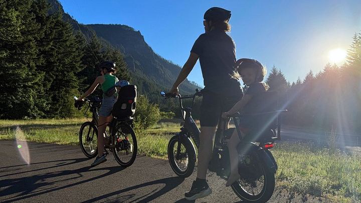 Self-Guided E-Bike Ride to Hole-in-the-Wall and Cabin Creek Falls, Cascade Locks (1/7)