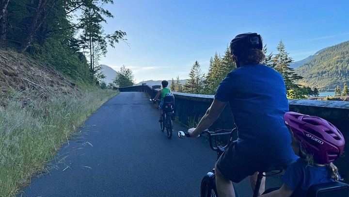 Self-Guided E-Bike Ride to Hole-in-the-Wall and Cabin Creek Falls, Cascade Locks (4/7)