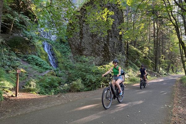 Self-Guided E-Bike Ride to Hole-in-the-Wall and Cabin Creek Falls, Cascade Locks