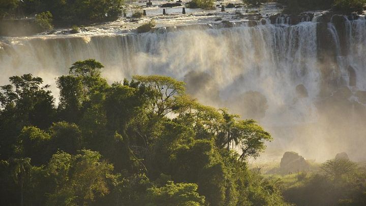 Passeio Tur Iguazu Falls Day Tour, Brazil and Argentina, Exclusive Vehicle for Four (1/5)