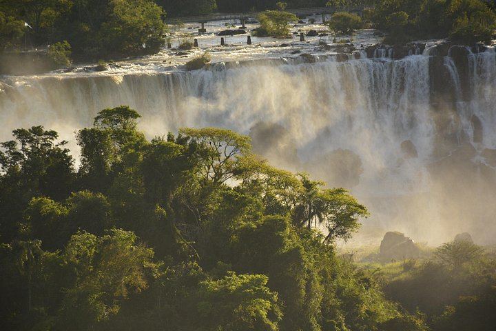 Passeio Tur Iguazu Falls Day Tour, Brazil and Argentina, Exclusive Vehicle for Four (1/5)