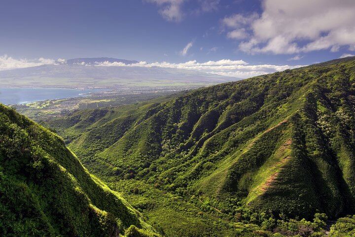 Blue Hawaiian Helicopter Flight: West Maui Waterfalls, 'Iao Valley and Molokai Sea Cliffs (1/10)