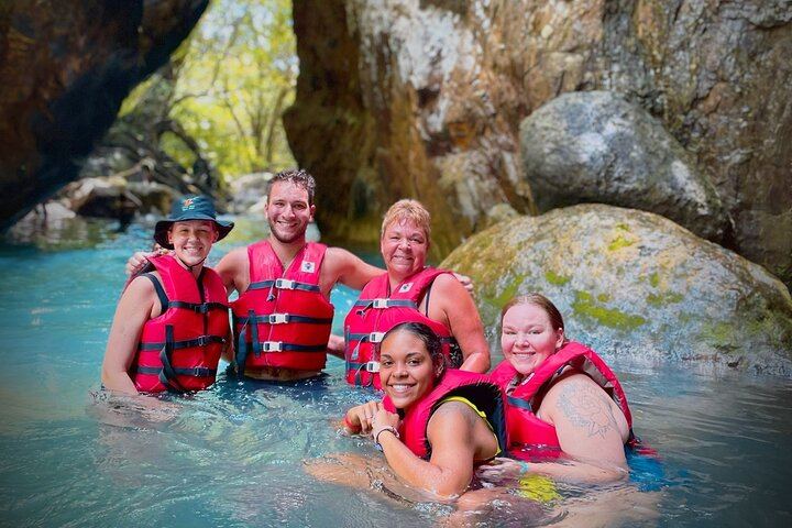 La Leona Waterfall Half-Day Hike with 4WD Truck Ride, Minimum 2 Travelers (8/12)