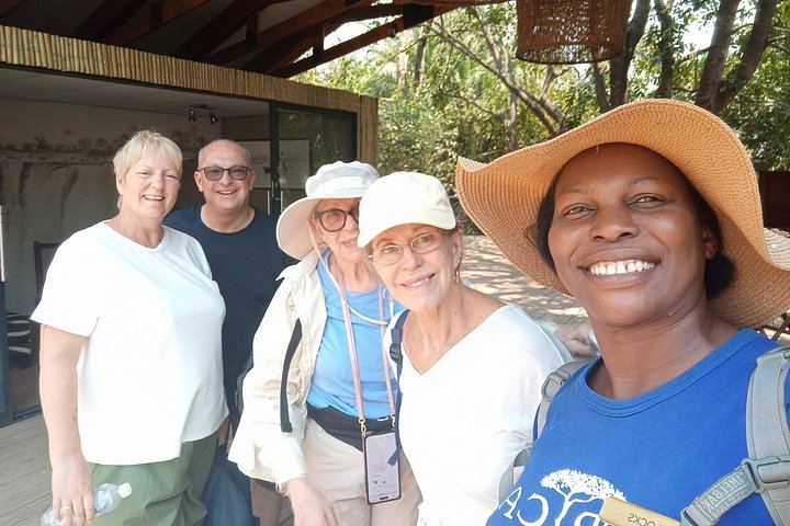 Victoria Falls Small Group Walking Tour with Knife Edge Bridge and Big Tree (11/12)