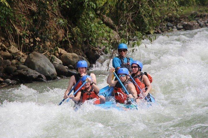 Savegre River Whitewater Rafting, Class II-III, with Waterfall Stop near Manuel Antonio (4/5)