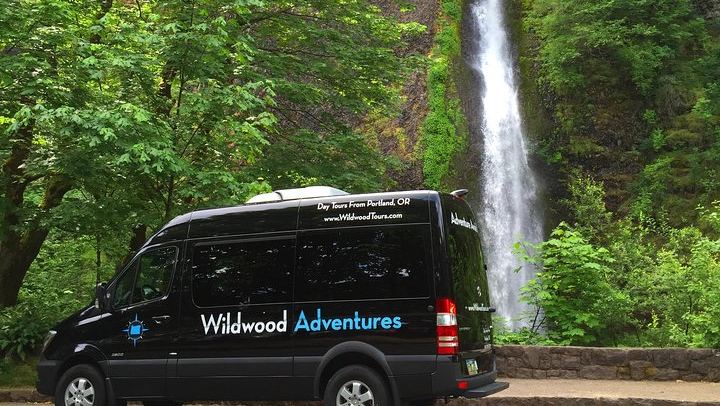 Columbia Gorge Waterfalls and Vista House Tour from Director Park, Portland (4/6)