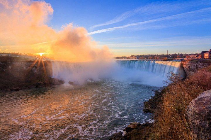 Toronto Evening Coach Tour to Niagara Falls with Whirlpool Rapids and Maple Tasting (10/12)