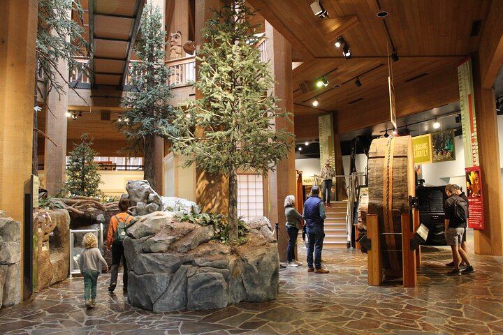 Full-Day Portland City and Columbia Gorge Waterfalls Sightseeing Tour (12/12)