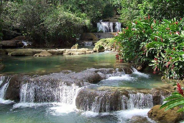 YS Falls Swim and Floyd's Pelican Bar Boat Ride from Negril by Private Vehicle (2/5)