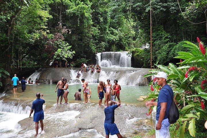 YS Falls Swim and Floyd's Pelican Bar Boat Ride from Negril by Private Vehicle (3/5)