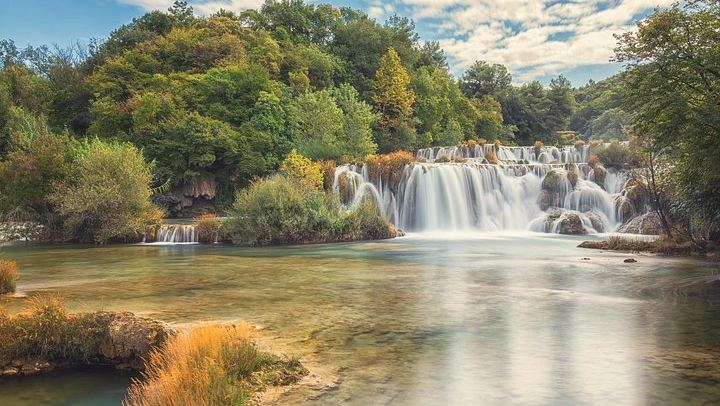 Zadar to Split Transfer via Krka Waterfalls with Three Hour Park Stop and Skradin (1/5)