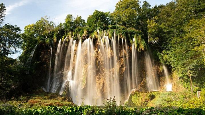 Private Transfer from Split to Zagreb via Plitvice Lakes with Park Stop (2/5)