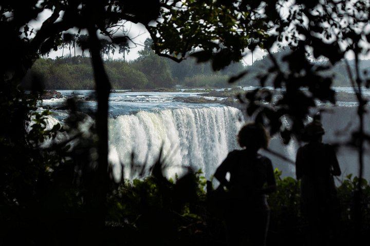 Six-Hour Victoria Falls Guided Tour Across Zimbabwe and Zambia with Hotel Transfers (4/10)