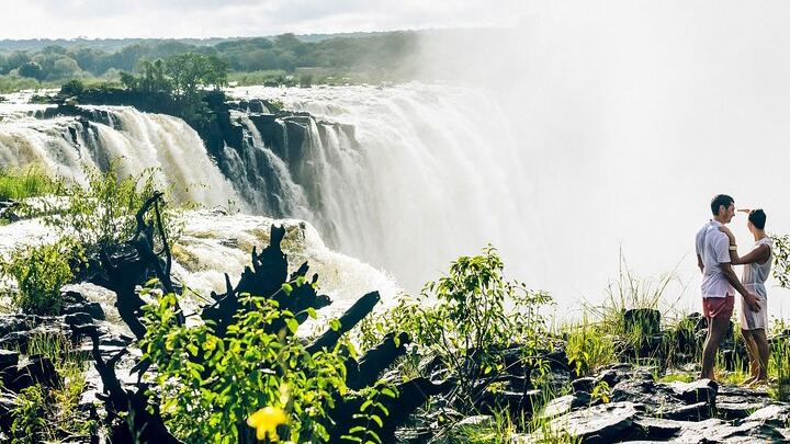 Victoria Falls Guided Day Tour of Zimbabwe and Zambia Sides with Market Stop (3/12)