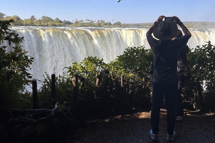 Victoria Falls Guided Day Tour of Zimbabwe and Zambia Sides with Market Stop (2/12)