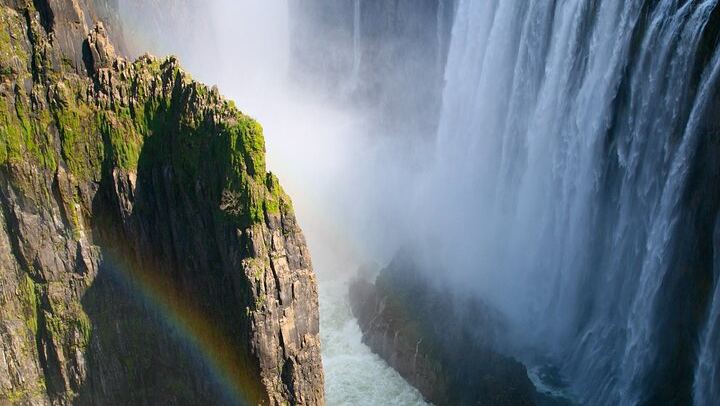 Half-Day Private Victoria Falls Tour Through Zimbabwe and Zambia with Guide (1/8)